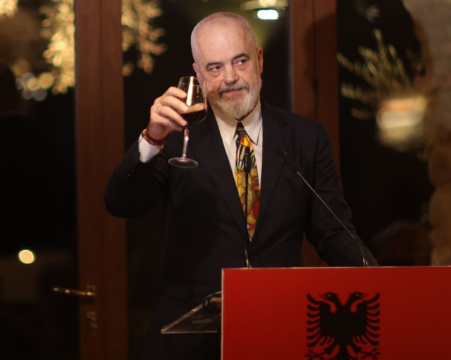 Rama niset drejt Romës për prezantimin e “Giro d’Italia”: Bukuritë e vendit tonë do të ekspozohen para 800 milionë shikuesve