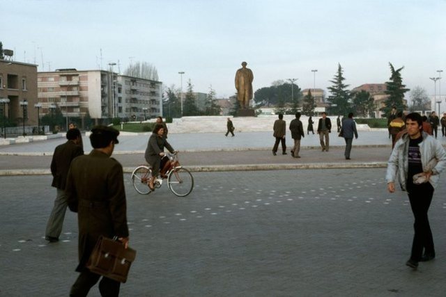 Zbardhet dokumenti i vitit 1974: Si Shqipëria komuniste vendosi zhurmuesit televiziv për të izoluar shqiptarët nga bota