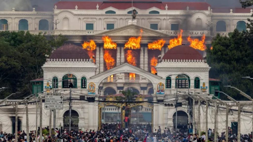 Brezi i ri përballë elitës së vjetër dhe protesta që ndryshoi gjithçka, analiza e CNN mbi trazirat në Nepal: Çfarë vjen më pas?