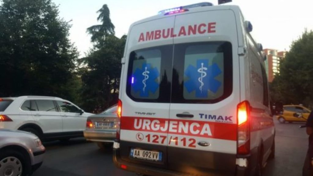“I gjetëm në rrugë”, tre fëmijë përfundojnë në spital nga konsumimi i karameleve