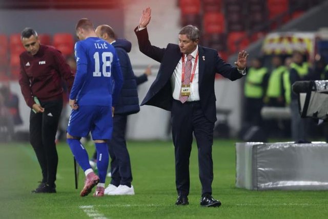 Shqipëria e gjunjëzoi në shtëpi, trajneri i Serbisë Dragan Stojkovic jep dorëheqjen!