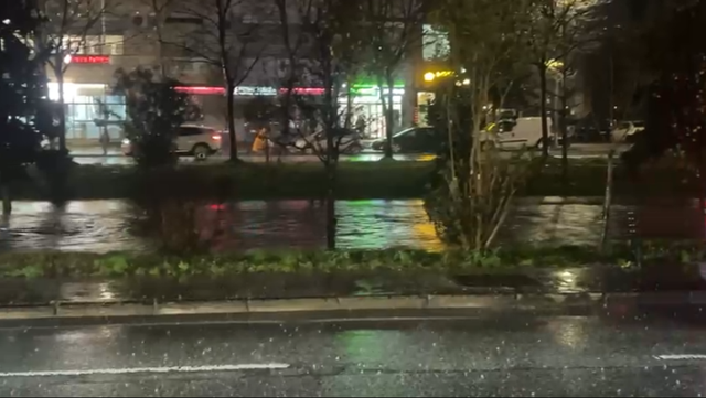 Reshjet intensive, lumi Lana në prag të daljes nga shtrati