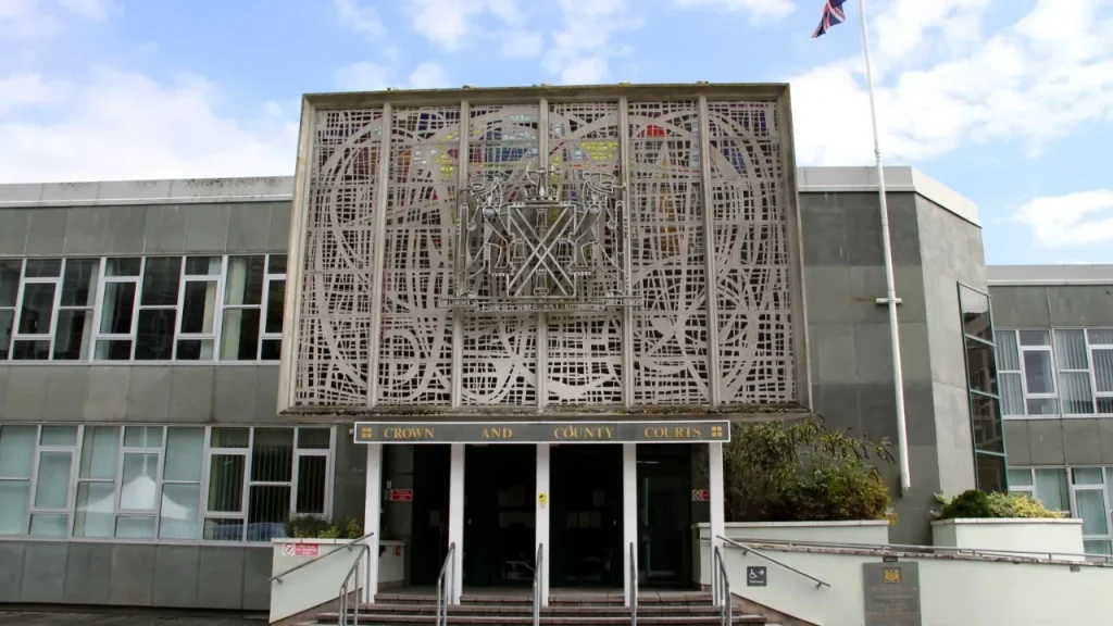 Tronditëse/ Kreu marrëdhënie seksuale me dy nga nxënëset e tij, dënohet pas gati 25 vitesh nga akti i tmerrshëm mësuesi i gjeografisë