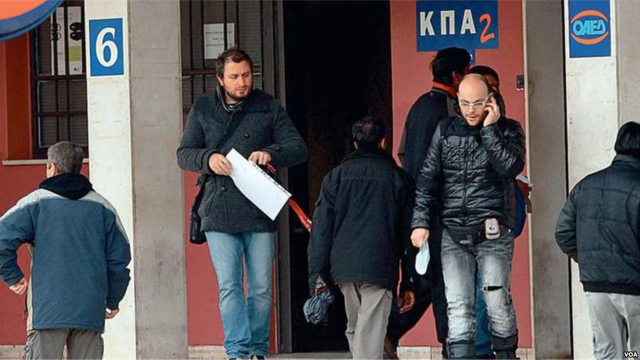 Ligji i ri grek për emigrantët, çfarë do të ndodhë me 84 mijë dosjet shqiptare?