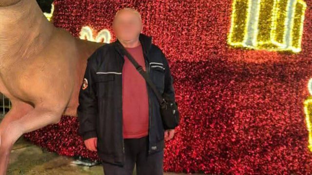 Shqiptari tentoi t’i abuzonte të bijën, rrëfehet nëna e adoleshentes: E gjeta të zhveshur sipër vajzës. E godita me tigan dhe…