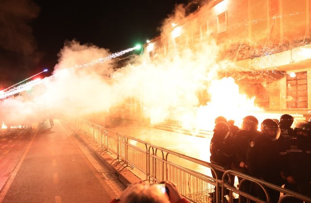 Protesta e opozitës, 17 të arrestuar dhe 35 nën hetim