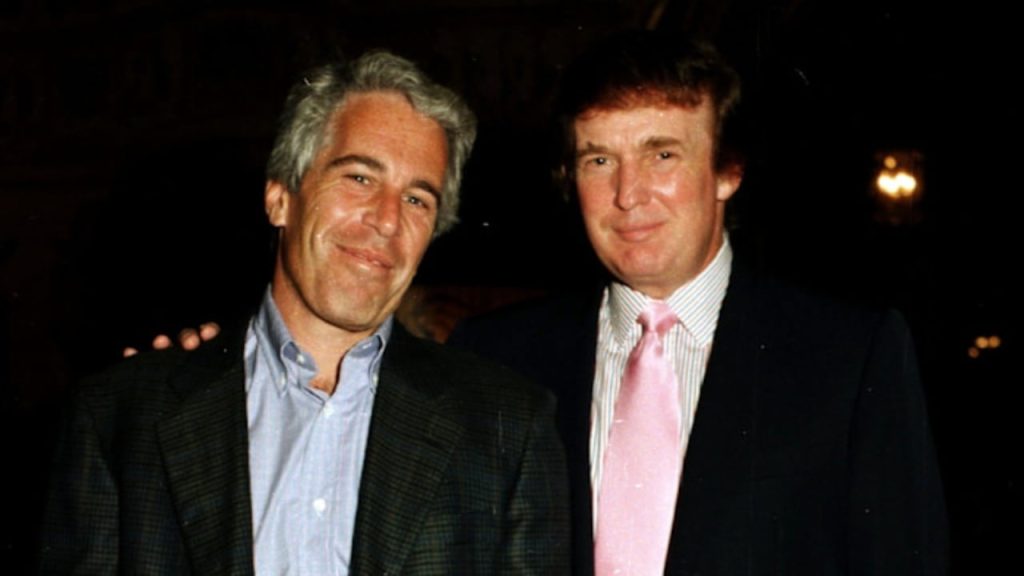 “I rrezikshëm, nuk ka asnjë qelizë të mirë në trup”/ Zbulohet emri i Trump në dosjet Epstein, çfarë thoshte financieri i njohur për Presidentin e SHBA-së