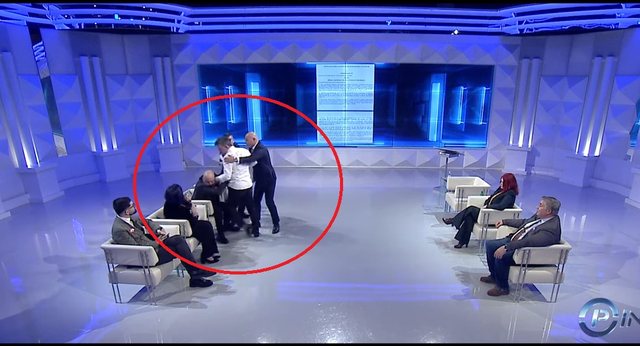 Sherri mes Berat Buzhalës dhe Albatros Rexhaj, reagojnë gazetari dhe shkrimtari: Ja si ndodhi