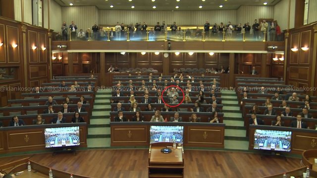 Kush është deputeti i Albin Kurtit që votoi kundër rezolutës për UÇK-në