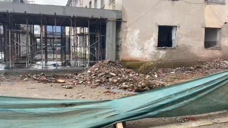 I ranë inerte nga lartësia, plagoset gjatë pushimit të madh nxënësi në Kukës