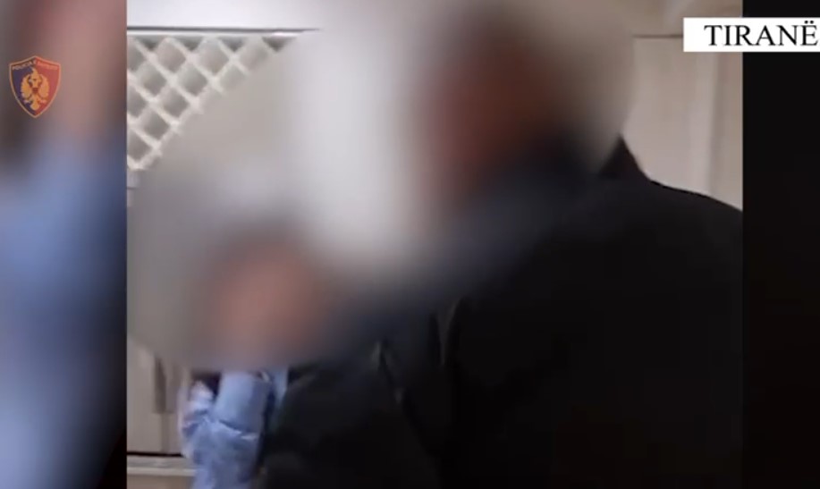 Ushtronin prostitucion në një apartament të marrë me qira, arrestohen dy vajza nga Kazakistani!