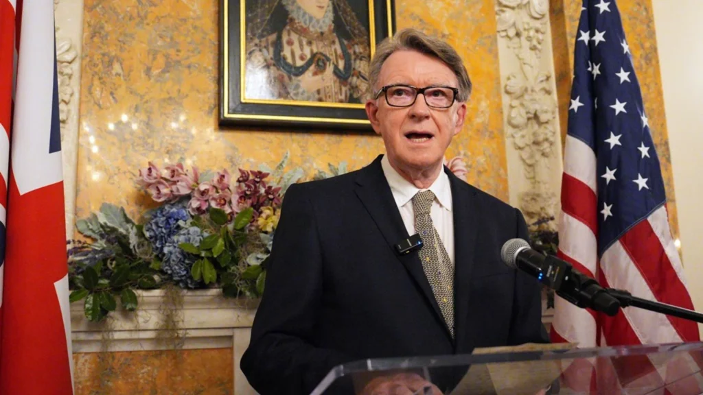I doli emri në dokumentet e dosjes Epstein, ish-ambasadori britanik në SHBA Peter Mandelson arrestohet për shpërdorim detyre