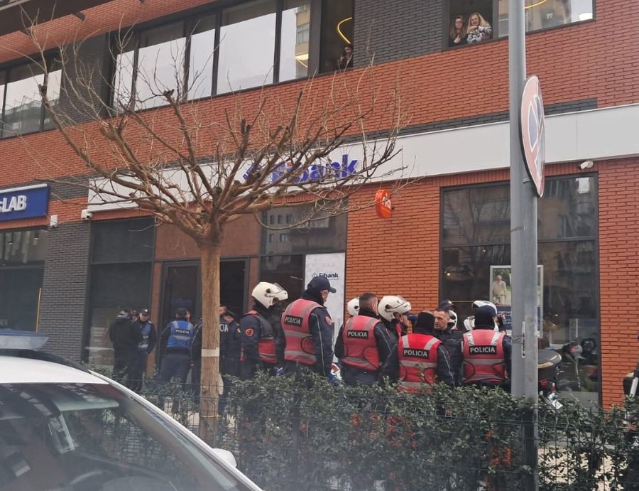 Pas vrasjes, plagoset një tjetër person në Tiranë