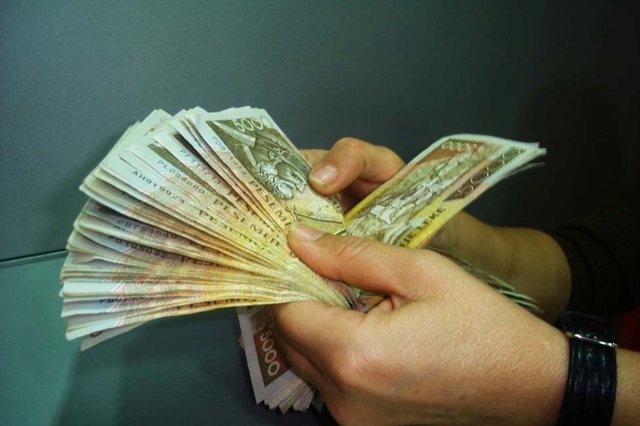 Paga mesatare në Shqipëri arrin në 87 mijë lekë, ja profesionet më të paguara
