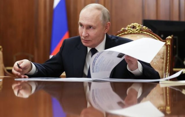 “Çojeni në gjyq” – Besniku i Vladimir Putin sulmon presidentin rus: Po zhvillon një luftë të dështuar, të gjykohet si kriminel lufte