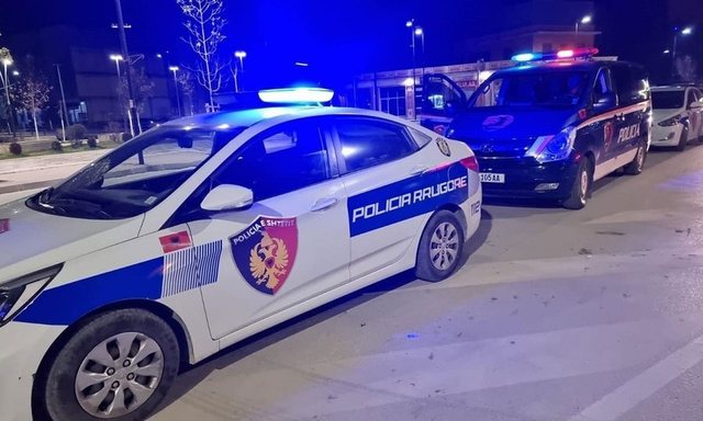 Kush është i riu me precedent penal që i vendosën tritol në mes të Tiranës, kamerat fiksojnë autorin me biçikletë…