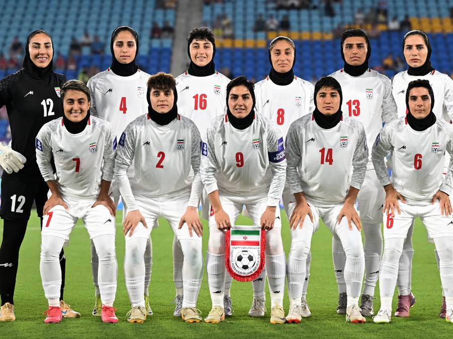 Irani në zi për Khamenei-n, ekipi i futbollit të femrave refuzon të këndojë himnin