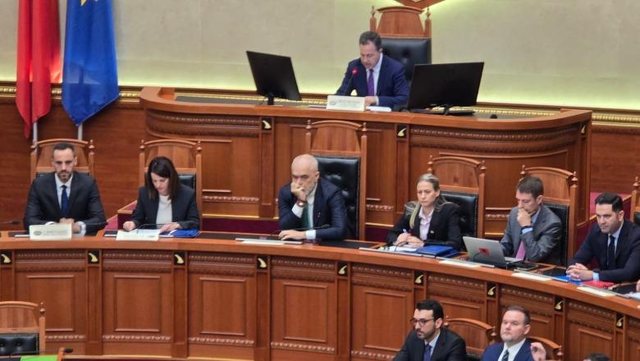 Seanca për Ballukun, Rama i pranishëm, mungojnë Spiropali dhe Xhafaj