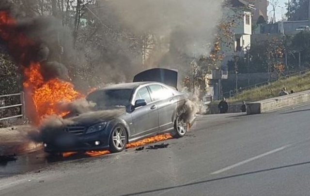 Digjen dy makina në Elbasan, çfarë dyshon policia