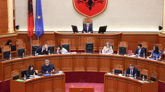 Rrëzohet kërkesa e opozitës për mocion me debat mbi rezolutën e PE, 22 vota pro dhe 74 kundër