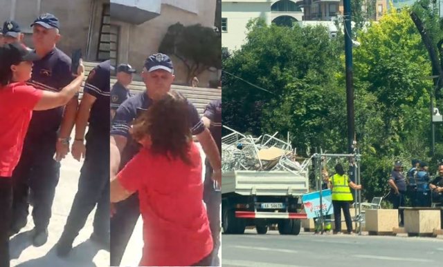 Policia largon me forcë protestuesit që kaluan natën te Kryeministria, heq këpucët “simbol” të protestës dhe sekuestron stolat metalikë
