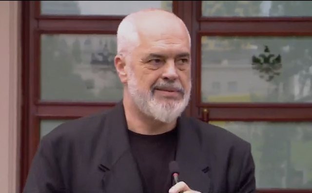 Rama: Nëse pronat janë të ligjshme, shitësit do të marrin paratë; projekti në Zvërnec nuk ndalet