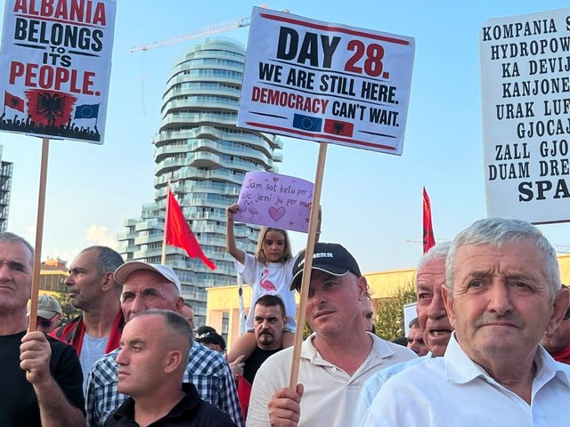 Nis protesta e 28-të në Tiranë