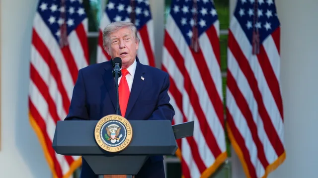 Tensione në Lindjen e Mesme/ Trump: Irani lëshoi katër dronë drejt anijeve në Ngushticën e Hormuzit
