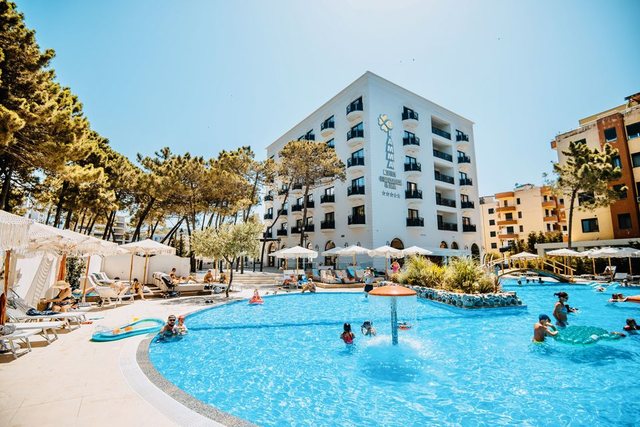 Debati për zhurmën degjeneron në grushte/ Stafi i “Diamma Resort” dhunon 5 turistë turq, arrestohen menaxheri dhe një punonjës