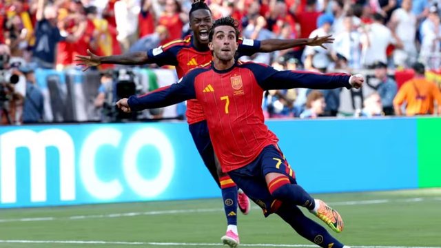 Spanja dominon totalisht Argjentinën dhe shpallet kampione e botës, Lionel Messi këtë radhë nuk “ndez”