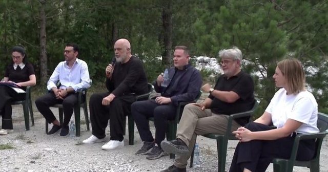 Iu premtoi legalizimin e ndërtesave, por pas zgjedhjeve ua shembi – Rama thotë se banorët e Thethit e keqkuptuan: Si mund ta lejoja unë këtë?