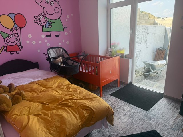 Drejtoria e Burgjeve krijon ambient për nënën me fëmijë, pas skandalit të burgosjes së 34-vjeçares