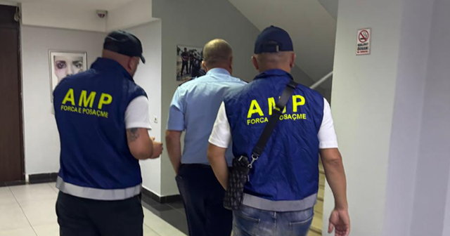 Shitje narkotikësh e organizim i paligjshëm i lojërave të fatit, në pranga një polic dhe dy persona!