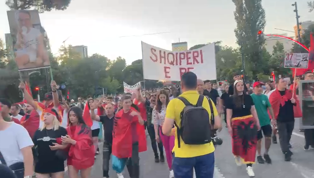 Nis protesta e 37-të para Kryeministrisë