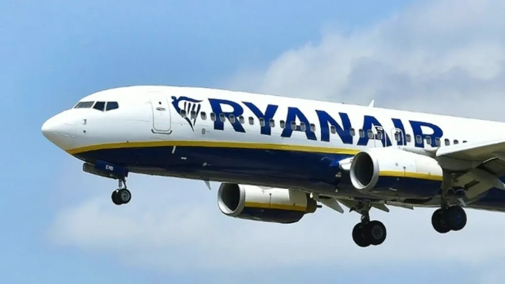 Avioni me destinacion Tiranën bën ulje emergjente në Luksemburg