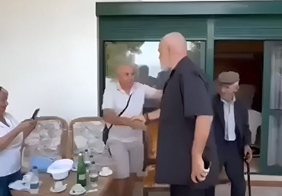 “Ku je o Skënderbeu i Shqipërisë?” – Qytetari i hidhet në qafë Ramës: Ti do e shpëtosh këtë vend