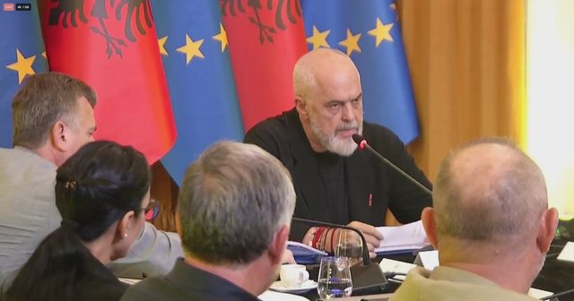 Rama mbledh sot drejtuesit politikë të qarqeve dhe kryetarët e komisioneve, çfarë pritet të diskutohet në Pogradec
