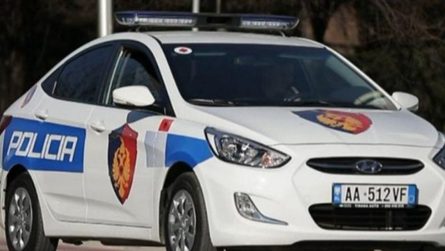 Përleshje mes shitësve të biletave në portin e Vlorës, njëri plagoset me thikë