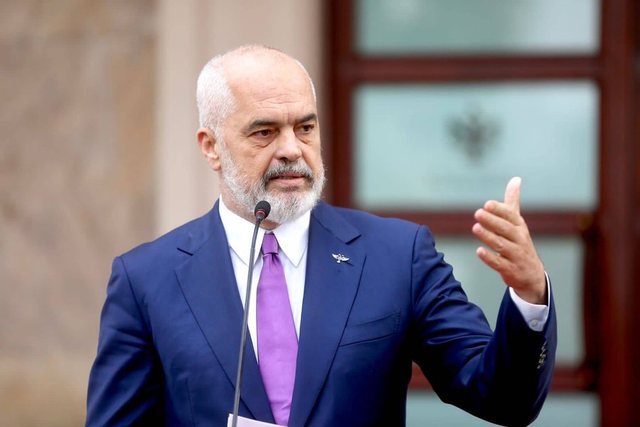Dy vite pas vrasjes së Martin Canit, Rama: 20 shkolla në Tiranë janë pajisur me kamera inteligjente