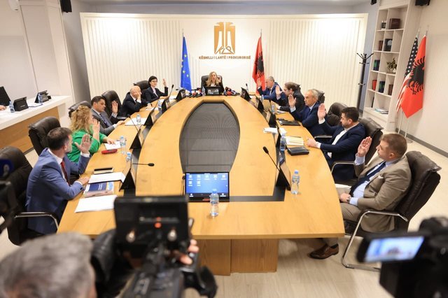 Pas vendimit të KLGJ për gjyqtarët, edhe KLP rrit pagën referuese të prokurorëve