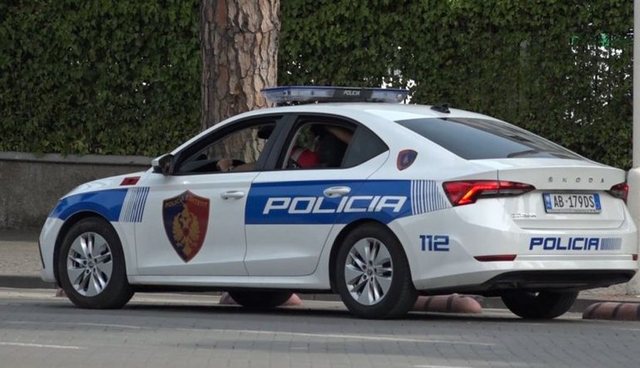 Një porosi për mobilie u kthye në kërcënim me tritol në Tiranë, 3 vëllezër në kërkim