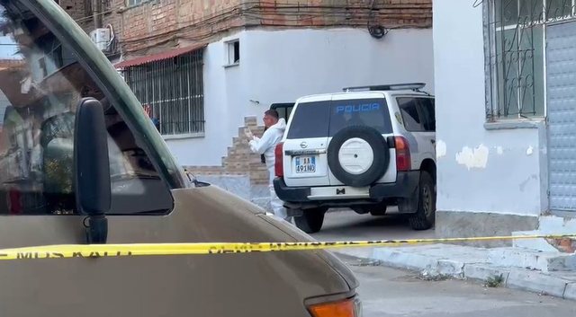 Vritet me kallashnikov efektivi i Forcave të Armatosura në Korçë. Autori e ndoqi për ta vrarë! Shpallet në kërkim