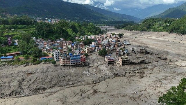 Përmbytjet katastrofike në Nepal, shkon 633 numri i viktimave, mbi 2 mijë të zhdukur