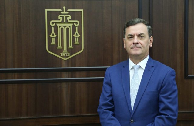 Ikën Sokol Sadushi, hapet gara për të zgjedhur kryetarin e ri të Gjykatës së Lartë
