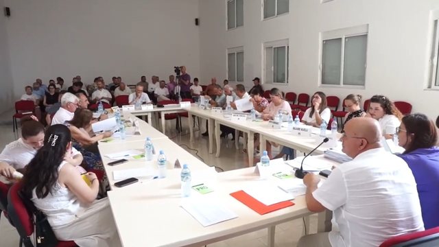 Mbledhje emergjente e Këshillit Bashkiak të Dimalit, votohet kundër bashkimit me Beratin
