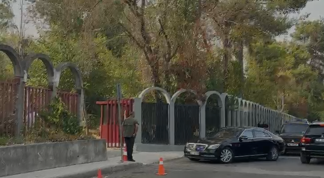 Takimi i Ramës me ministrat te Vila Qeveritare, zona “blindohet” nga policia