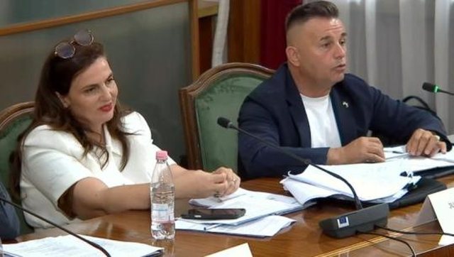 Nga fjalët, tek veprat: Poliçani mbledh këshillin për shkrirjen e Bashkisë