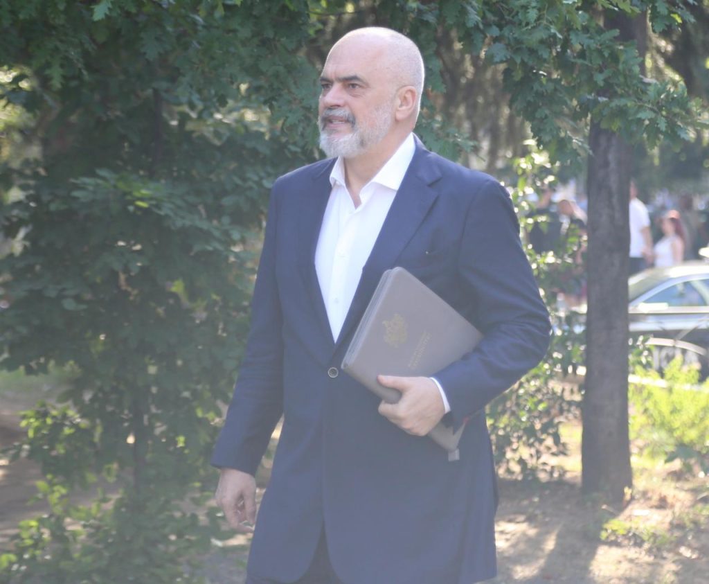 Pas takimeve në Pogradec, Edi Rama thëret të premten në selinë e PS-së drejtuesit politikë dhe ministrat