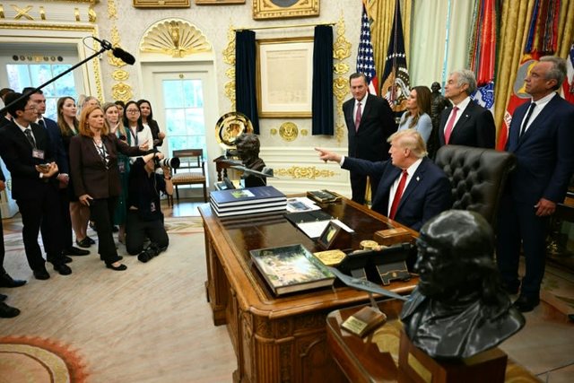 Përplasja me mediat/ Trump dëbon CNN dhe Politico nga Shtëpia e Bardhë: Do të ketë dhe media të tjera në listë