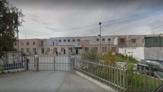 Kontroll në burgun e Durrësit, gjenden 6 celularë